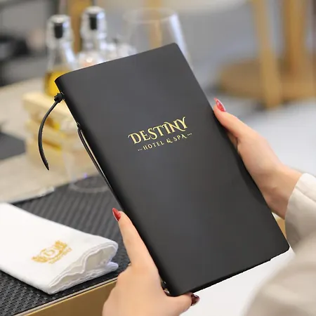酒店 Destiny & 4*