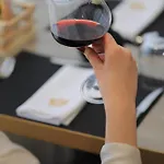 酒店 Destiny & Yzberishti