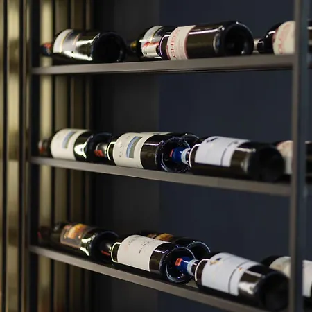 Ξενοδοχείο Destiny & Yzberishti