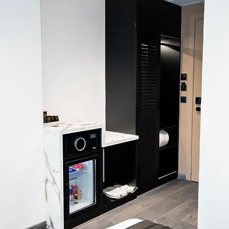 Ξενοδοχείο Destiny &