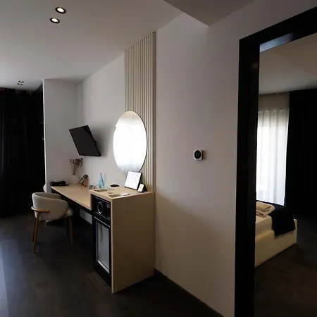 Hotel Destiny & Yzberish