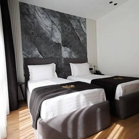 Destiny & Ξενοδοχείο