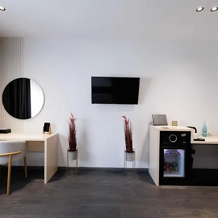 Hotell Destiny & 4*